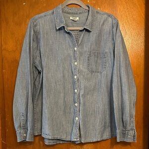 Old Navy Chambray Button Up Shirt Size XL Lightweight 100% Cotton